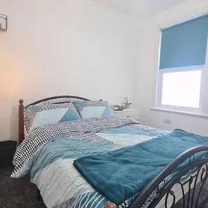 https://spacious-room-in-manor-park.cambridgehotelsuk.com
