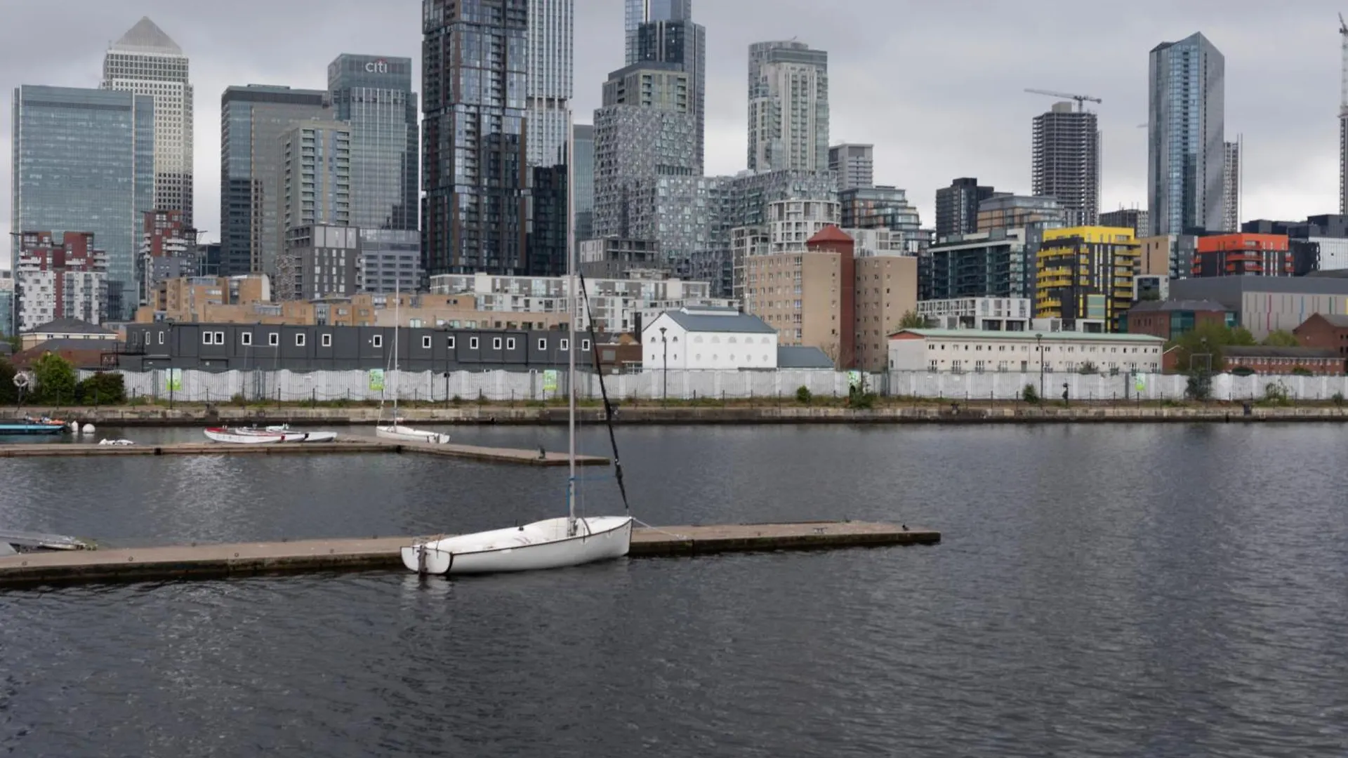 Charming And Cosy Canary Wharf Room With Stunning Views Londýn Velká Británie